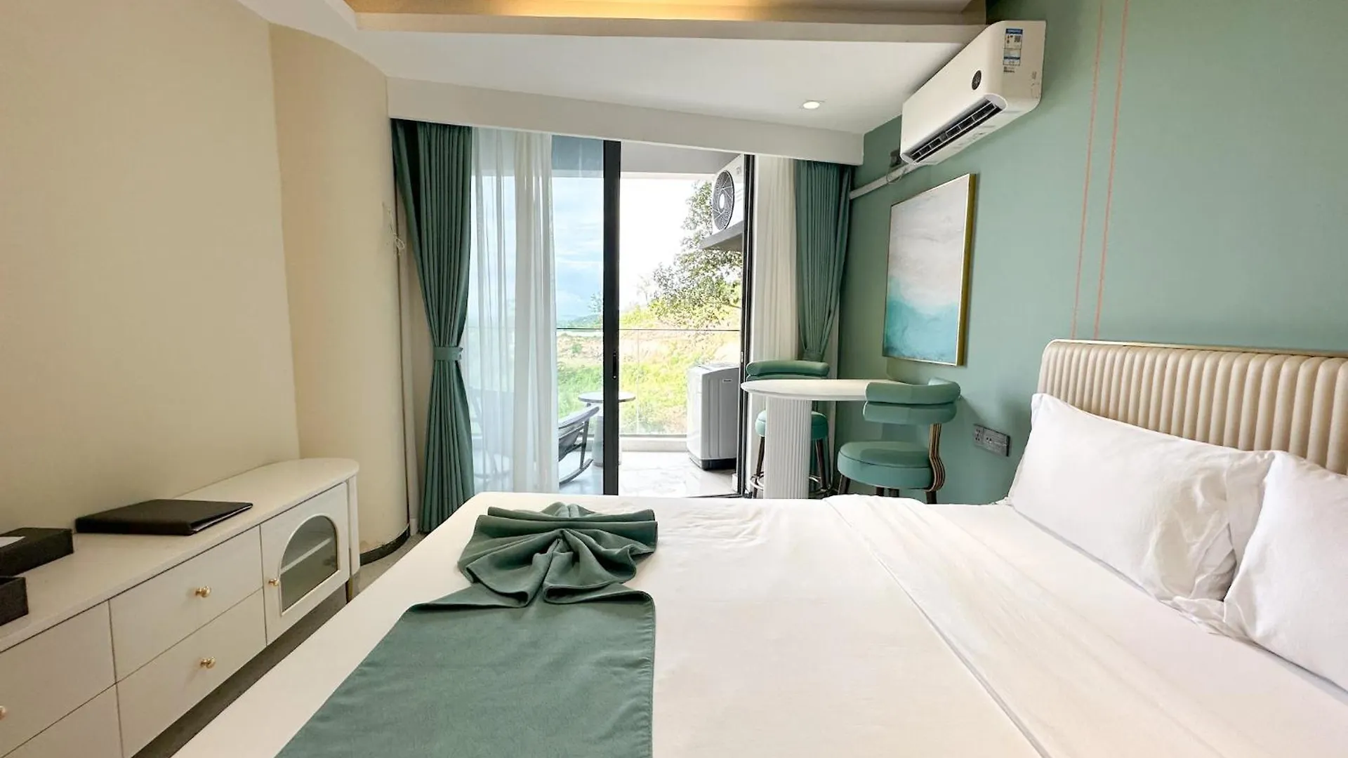 Ark Seaview Holiday Inn Sihanoukville Apartment