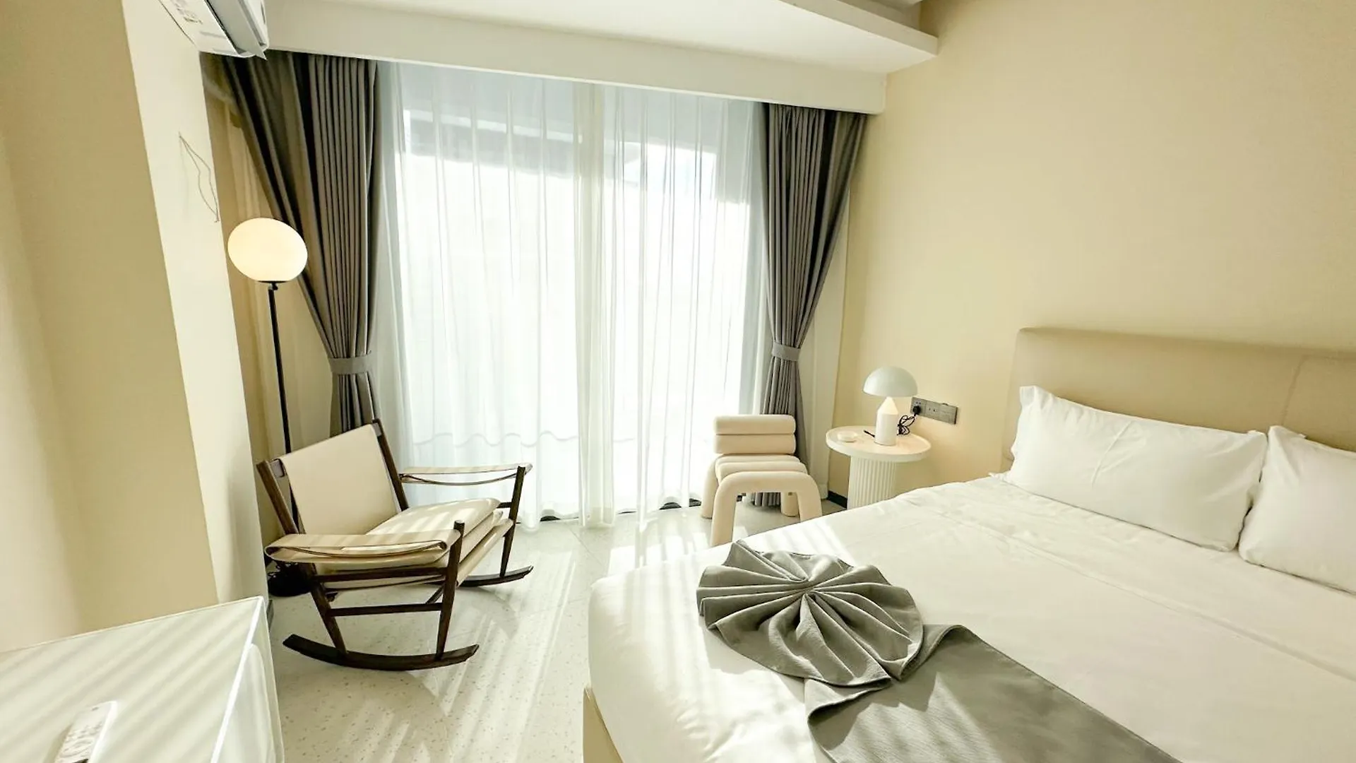 Ark Seaview Holiday Inn Sihanoukville Apartment